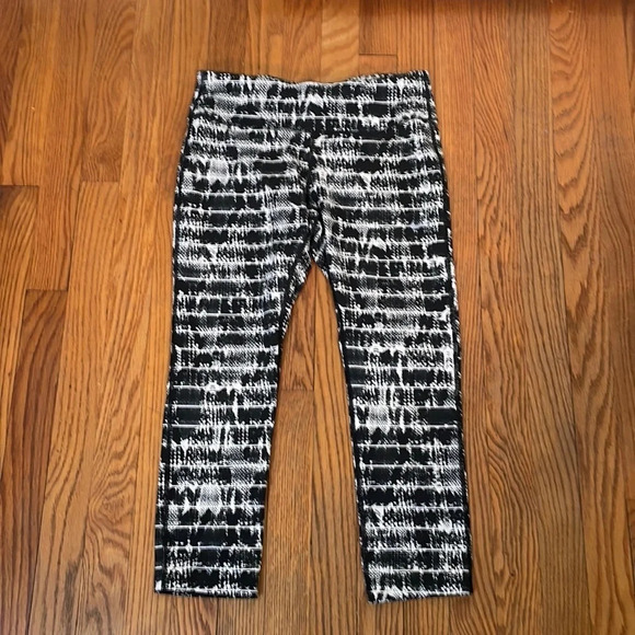 Nike Drifit Epic Viper Running Crop Leggings Black White size M - Picture 2 of 7